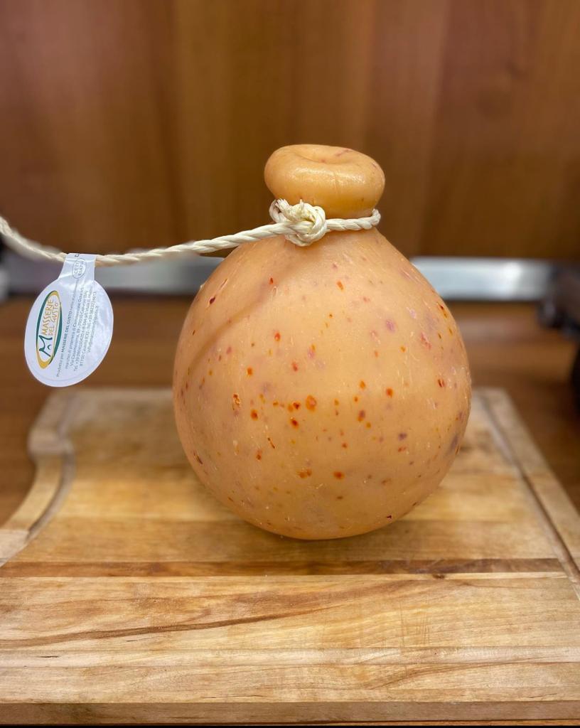 caciocavallo con peperone crusco