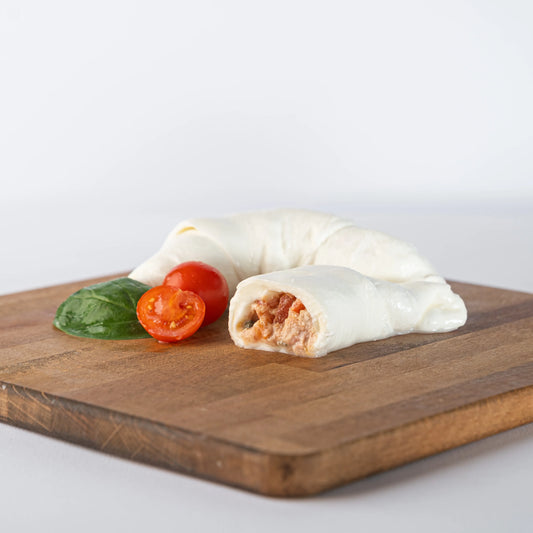 Cornetti di mozzarella con Tonno, pomodoro e capperi